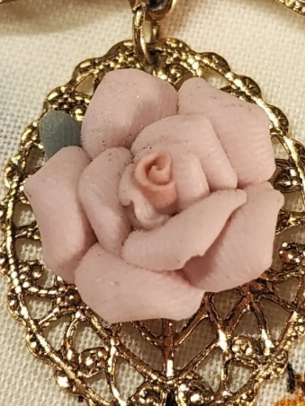 VINTAGE 1928 Brand Porcelain Pink Rose Victorian-Revival Bow Brooch